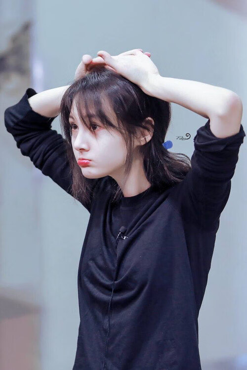 女子举重世界纪录被打破，哈萨克斯坦选手惊艳亮相，哈萨克斯坦女子举重中国人
